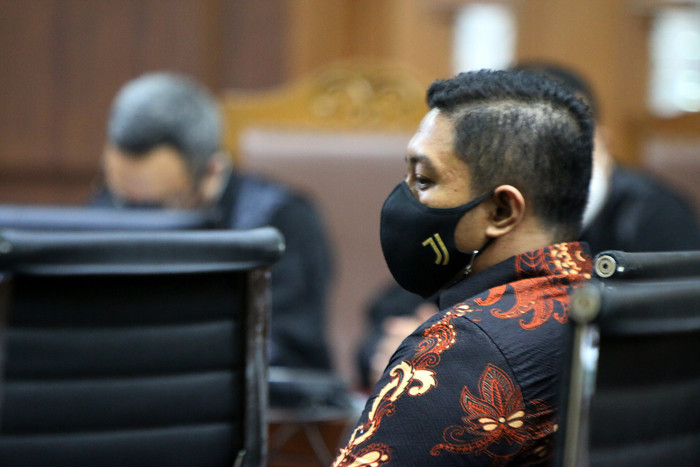 Terdakwa Stepanus Robin Pattuju menjalani sidang perdana di Pengadilan Tipikor, Jakarta, Senin (13/9/2021).