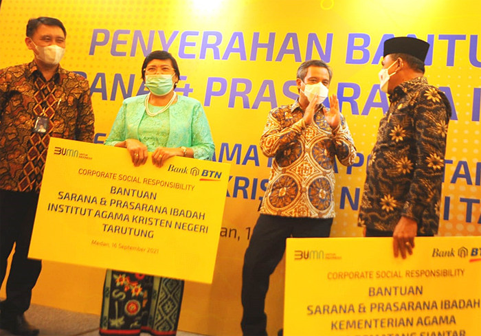Penyerahan bantuan CSR sarana dan prasarana ibadah di Medan, Sumatera Utara, Kamis (16/9/2021).