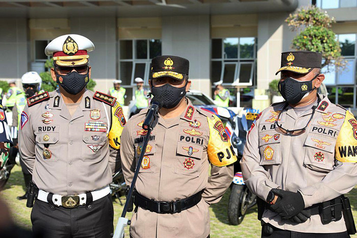 Kapolda Jawa Tengah Irjen Pol Ahmad Luthfi memimpin apel gelar pasukan operasi Patuh Candi 2021 di halaman Mapolda, Senin (20/9/2021).
