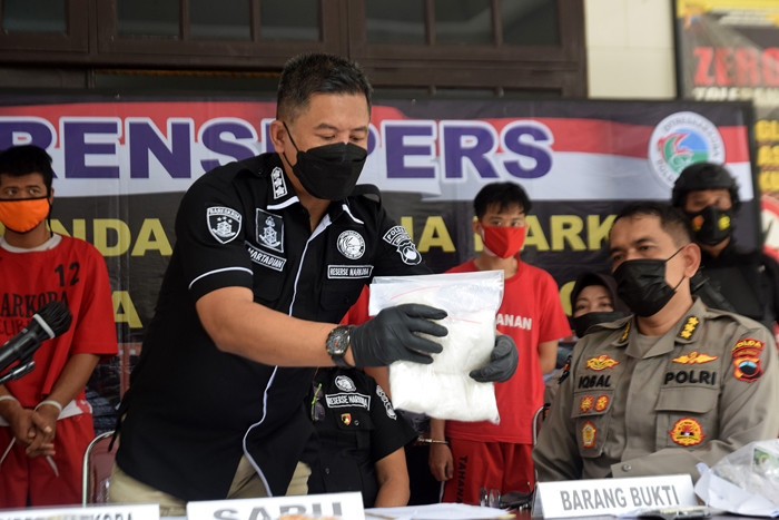 Pengungkapan peredaran narkotika jenis sabu di Kantor Ditresnarkoba Polda Jateng, Semarang, Jawa Tengah, Selasa (21/9/2021).