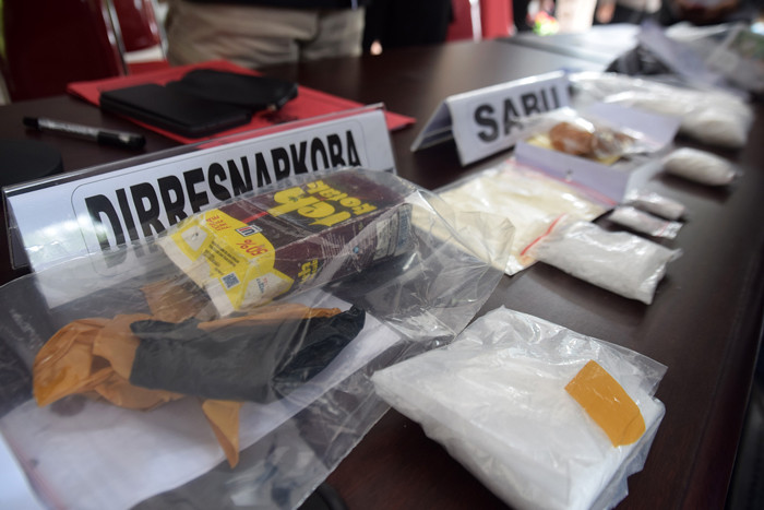 Pengungkapan peredaran narkotika jenis sabu di Kantor Ditresnarkoba Polda Jateng, Semarang, Jawa Tengah, Selasa (21/9/2021).