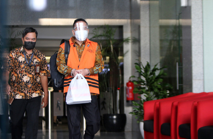 Terdakwa Komisaris PT Arta Niaga Nusantara Handoko Setiono usai menjalani sidang lanjutan secara virtual di Gedung Merah Putih, Jakarta, Jumat (24/9/2021).