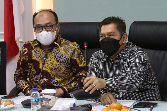 Keterangan pers pasca penahanan Azis Syamsuddin oleh KPK, di Ruang Fraksi Partai Golkar, kompleks Parlemen, Senayan, Jakarta, Sabtu (25/9/2021).