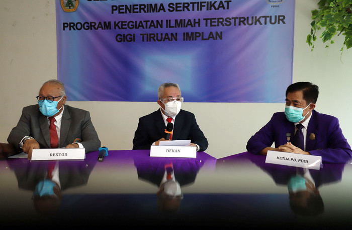 Program Pelatihan Profesionalisme Dental Implan Terstruktur (PPDIT) di Jakarta, Sabtu (25/9/2021).
