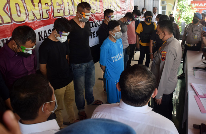 Pengungkapan kasus praktek seks sesama jenis (gay), di Mapolda Jateng, Semarang, Jawa Tengah, Senin (27/9/2021).