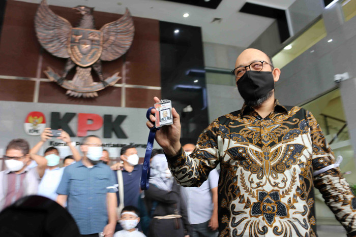 57 pegawai KPK yang dipecat dari lembaga meninggalkan Gedung Merah Putih KPK, Jakarta Selatan, Kamis (30/9/2021).