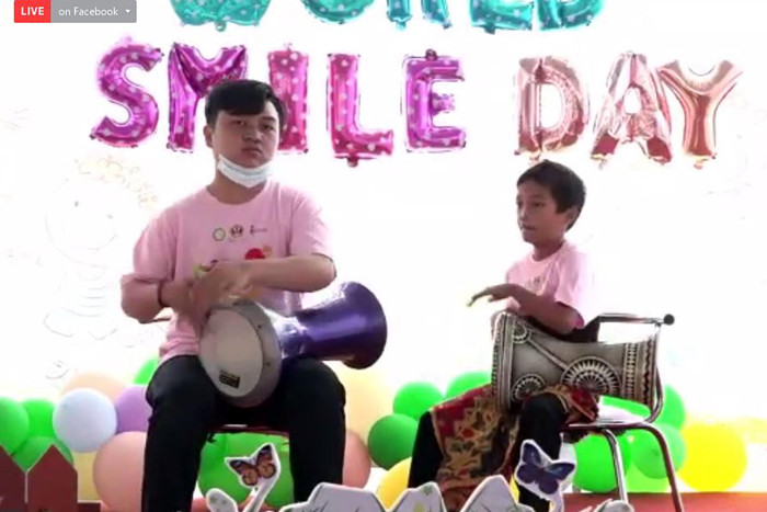 Penampilan spektakuler yang disiarkan secara daring pada momen Hari Senyum Sedunia atau World Smile Day, Jumat (1/10/2021).