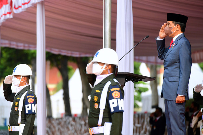 Presiden Joko Widodo memimpin upacara peringatan Hari Kesaktian Pancasila Tahun 2021 di Monumen Pancasila Sakti, Lubang Buaya, Jakarta Timur, Jumat (1/10/2021).