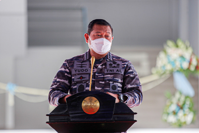 Kasal Laksamana TNI Yudo Margono saat menandatangani peresmian renovasi gedung Laut Koral Aman Jaya di Kelapa Gading, Jakarta Utara, Jumat (1/10/2021).