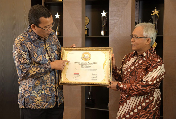 Bank BTN raih Penghargaan Best Priority Banking di ajang Service and Quality Award 2021 di Jakarta, Rabu (6/10/2021).