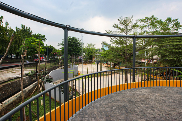 Suasana Taman Maju Bersama Samin Neong yang sudah rampung di Susukan Indah, Pasar Rebo, Cicaras, Jakarta Timur, Rabu (6/10/2021).