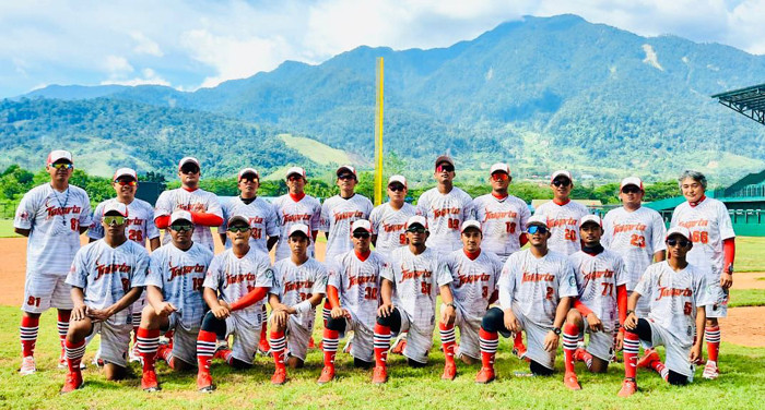 Aditya Aulia Rachman bersama kontingen DKI Jakarta lainnya, berhasil meraih medali emas dari cabang olahraga Baseball.