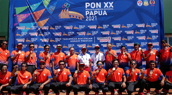 Aditya Aulia Rachman bersama kontingen DKI Jakarta lainnya, berhasil meraih medali emas dari cabang olahraga Baseball.