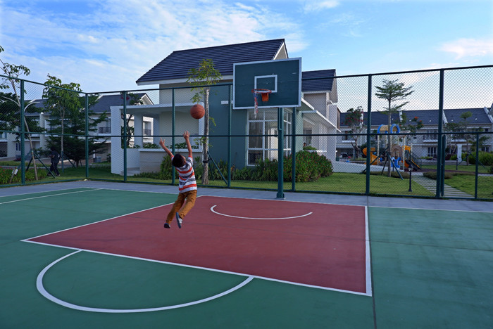 Kawasan perumahan di Summarecon Mutiara Makassar, Selasa (12/10/2021).