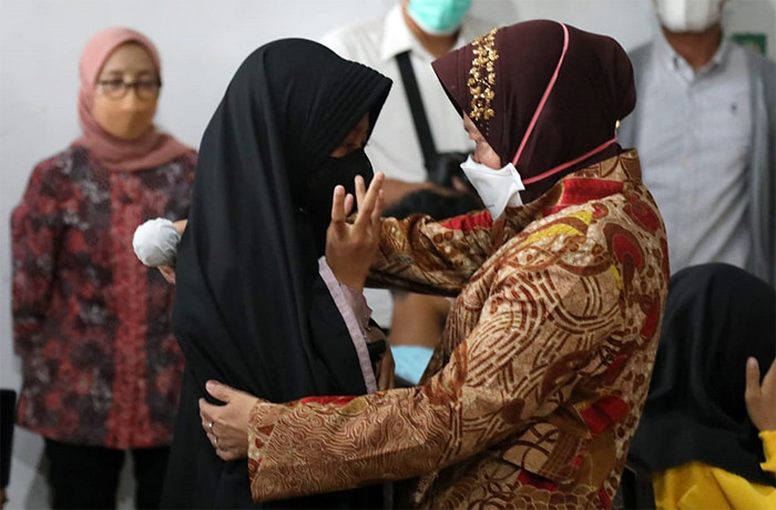 Mensos Tri Rismaharini melakukan kunjungan kerja ke Kabupaten Lombok Timur, Kabupaten Sumbawa, dan Kota Mataram, Nusa Tenggara Barat (NTB).