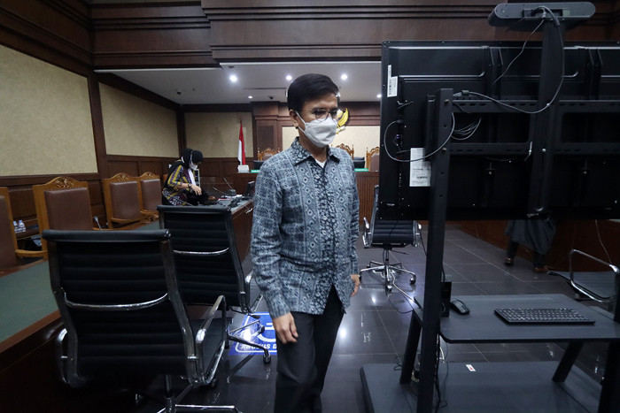 Terdakwa Mantan Direktur Utama Perumda Pembangunan Sarana Jaya, Yoory Corneles Pinontoan menjalani sidang perdana di Pengadilan Tipikor, Kamis (14/10/2021).
