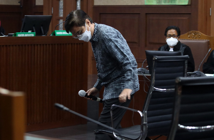 Terdakwa Mantan Direktur Utama Perumda Pembangunan Sarana Jaya, Yoory Corneles Pinontoan menjalani sidang perdana di Pengadilan Tipikor, Kamis (14/10/2021).