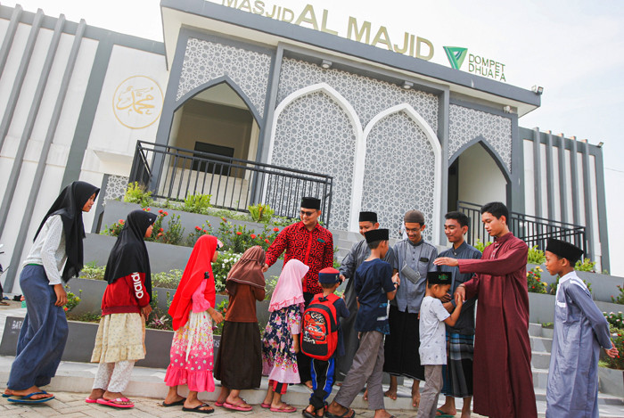 Sejumlah anak-anak antusias ikuti pengajian di Masjid Al-Majid, Bukit Kemuning, Lampung Utara, Jumat (15/10/2021).