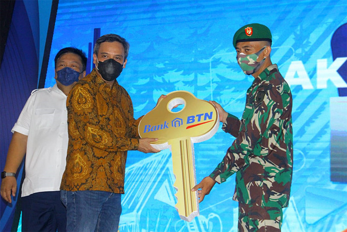 Kegiatan akad kredit massal di Pasuruan, Jawa Timur, Jumat (15/10/2021).