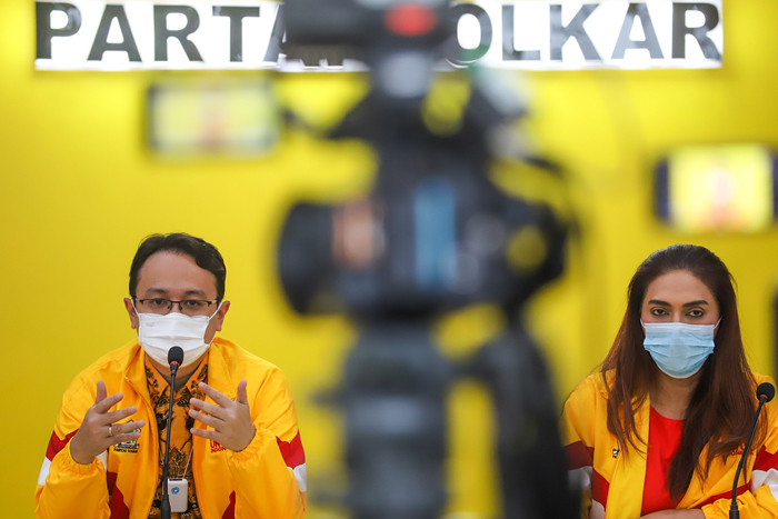Keterangan pers terkait rangkaian HUT ke-57 Partai Golkar dengan tema Bersatu untuk Menang di Jakarta, Senin (18/10/2021).