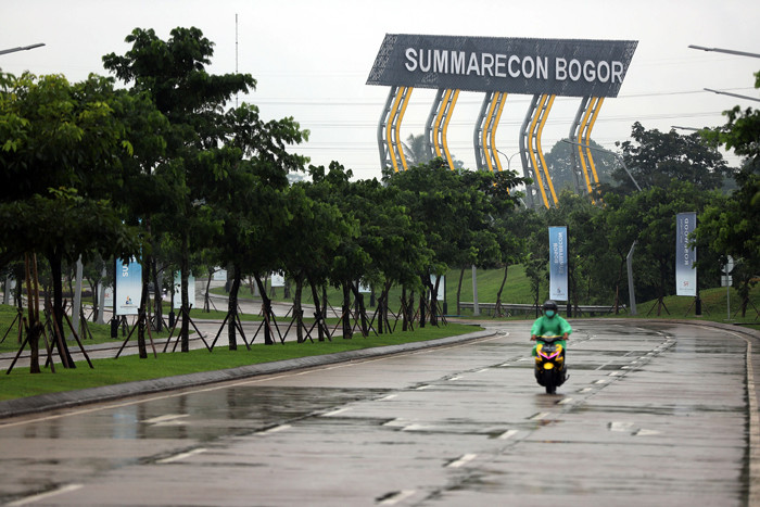 Pembangunan perumahan di kawasan Summarecon Bogor, Jawa Barar, Senin, (18/10/2021).