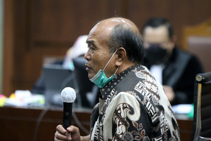 Kiagus Emil Fahmy Cornain menjalani sidang di Pengadilan Tipikor, Jakarta, Senin (18/10/2021).