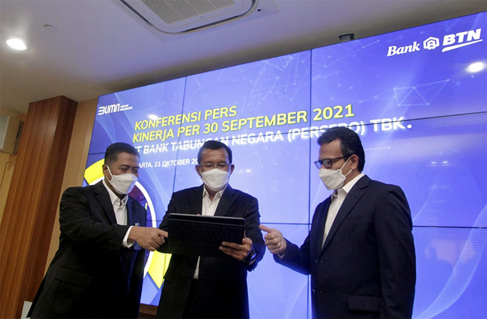 Direktur Utama PT Bank Tabungan Negara (Persero) Tbk Haru Koesmahargyo saat Laporan keuangan perseroan per 30 September 2021 di Jakarta, Kamis (21/10/2021).