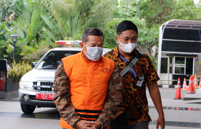 Tersangka Adimulia Agrolestari Sudarso tiba di Gedung KPK, Jakarta, Jumat (22/10/2021).