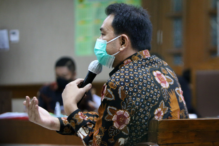 Sidang lanjutan Terdakwa penyidik KPK Stepanus Robin Pattuju dan Maskur Husain (Pengacara) di Pengadilan Tipikor, Jakarta, Senin (25/10/2021).