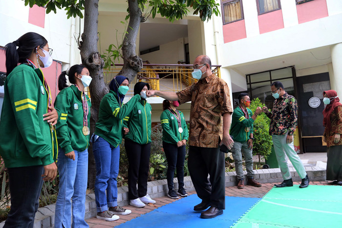 Melalui data yang didapat Jawa Timur berada di posisi 2 klasemen dengan perolehan 110 medali.