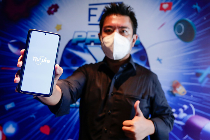 Founder dan CEO Fantastis Anak Bangsa Fritz Bonny Tobing memberikan keterangan saat acara ulang tahun ke-10 FAB di Jakarta, Kamis (28/10/2021).