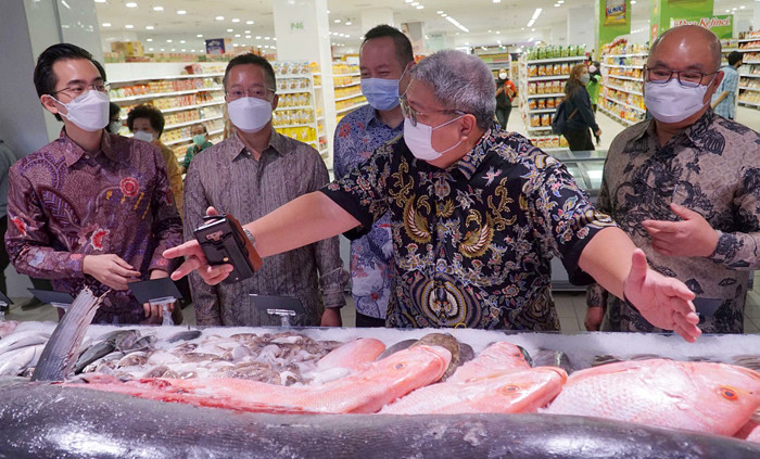 Melalui kerjasama ini Diamond Supermarket menjadi penyewa utama atau anchor tenant di pusat perbelanjaan yang dulu bernama Poin Square ini.