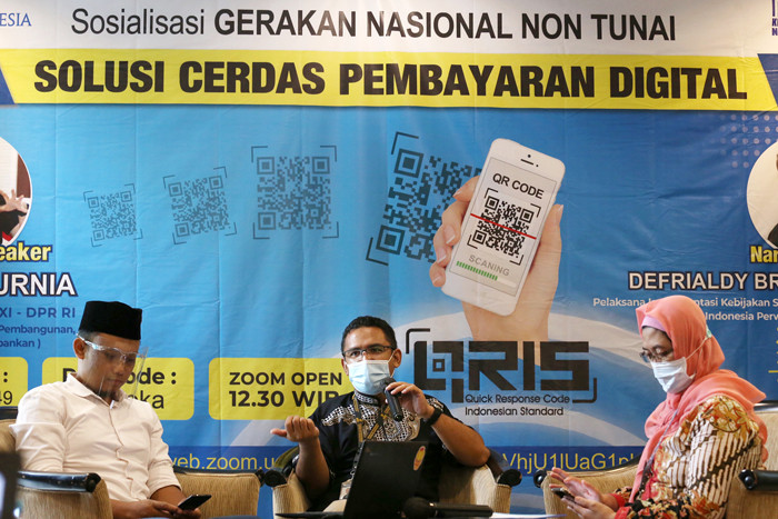 Sosialisasi Gerakan Non Tunai, Solusi Cerdas Pembayaran Digital, di Surabaya, Jawa Timur, Jumat (29/10/2021).