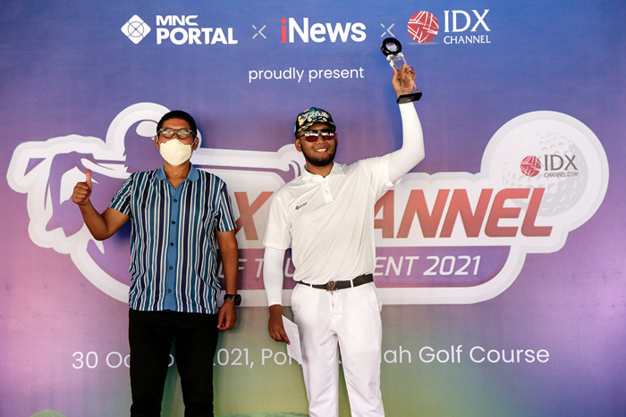 Peserta saat bertanding golf dalam acara IDX Channel Golf Tournament 2021 di Pondok Indah Golf Course, Jakarta Selatan, Sabtu (30/10/2021).