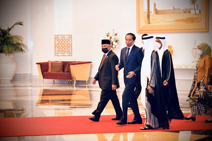 Presiden Joko Widodo tiba di Abu Dhabi, Persatuan Emirat Arab (PEA) pada Selasa, 2 November 2021.