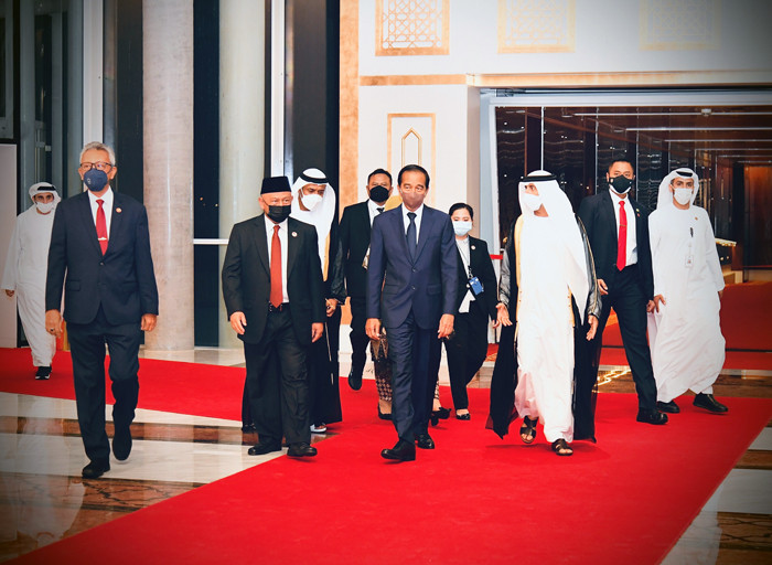 Presiden Joko Widodo tiba di Abu Dhabi, Persatuan Emirat Arab (PEA) pada Selasa, 2 November 2021.