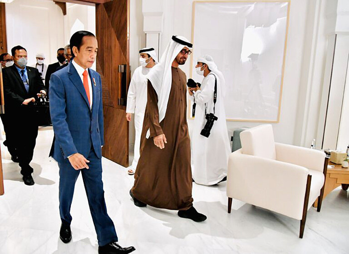 Presiden Joko Widodo tiba di Istana Al-Shatie, Abu Dhabi, Persatuan Emirat Arab (PEA) pada Rabu siang, 3 November 2021.