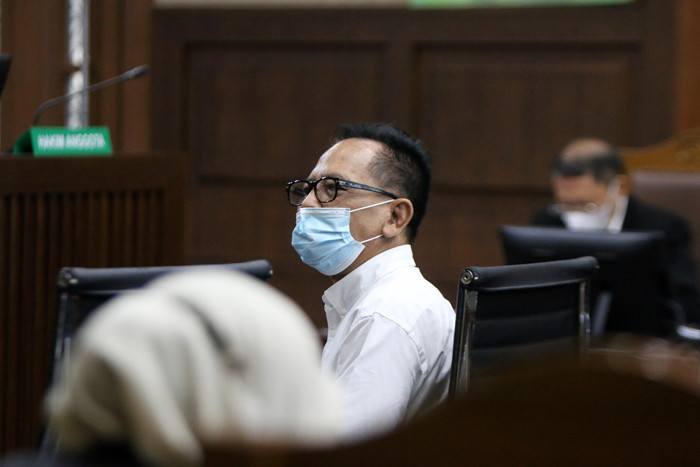 Terdakwa Mantan Direktur Utama PT Pelindo II Richard Joost Lino menjalani sidang lanjutan di Pengadilan Tipikor, Jakarta,  Kamis (4/11/2021).