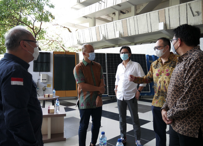 Solarpreneur Development Center mengajak anak-anak muda untuk berkontribusi dalam menciptakan energi hijau yang ramah lingkungan.