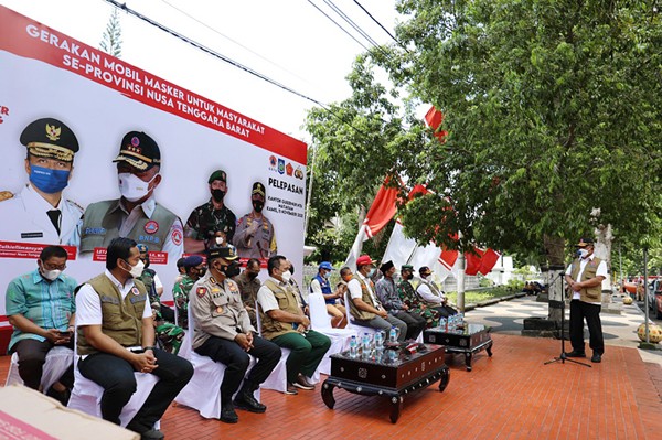 Kepala BNPB Letjen TNI Ganip Warsito saat acara peluncuran Gerakan Mobil Masker Untuk Masyarakat di Provinsi Nusa Tenggara Barat, Kamis (11/11/2021).