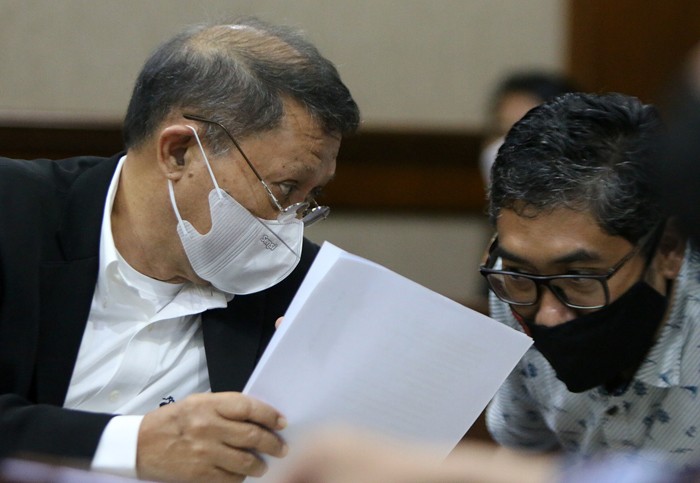 Terdakwa Mantan Direktur Utama PT Pelindo II RJ Lino mengikuti sidang lanjutan di Pengadilan Tipikor, Jakarta, Kamis (11/11/2021).