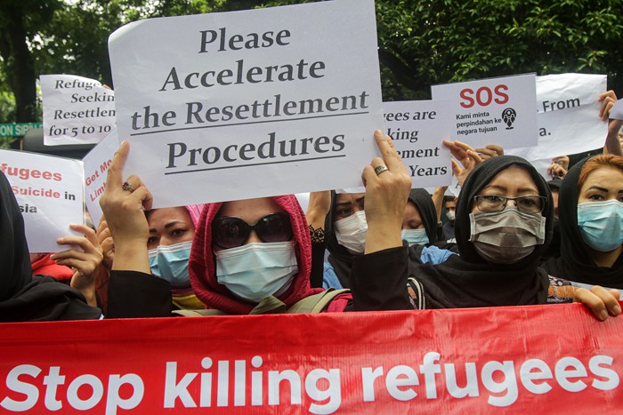 Puluhan pencari suaka asal Afghanistan kembali menggelar aksi unjuk rasa di luar Kantor United Nations High Commissioner for Refugees (UNHCR).