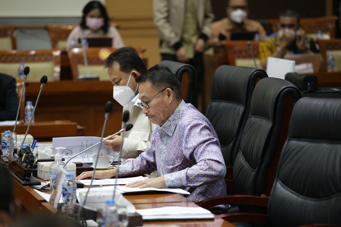 Rapat kerja dengan Komisi III DPR RI di Kompleks Parlemen, Senayan, Jakarta, Senin (15/11/2021).