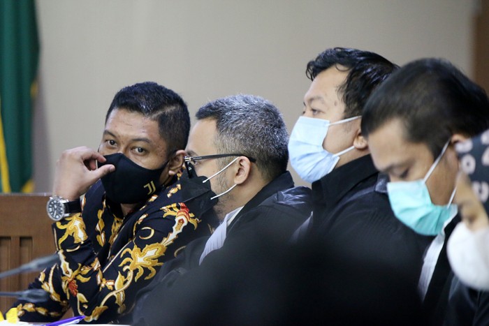 Terdakwa mantan Penyidik KPK Stepanus Robin Pattuju menjalani sidang lanjutan di Pengadilan Tipikor, Jakarta, Senin (15/11/2021).