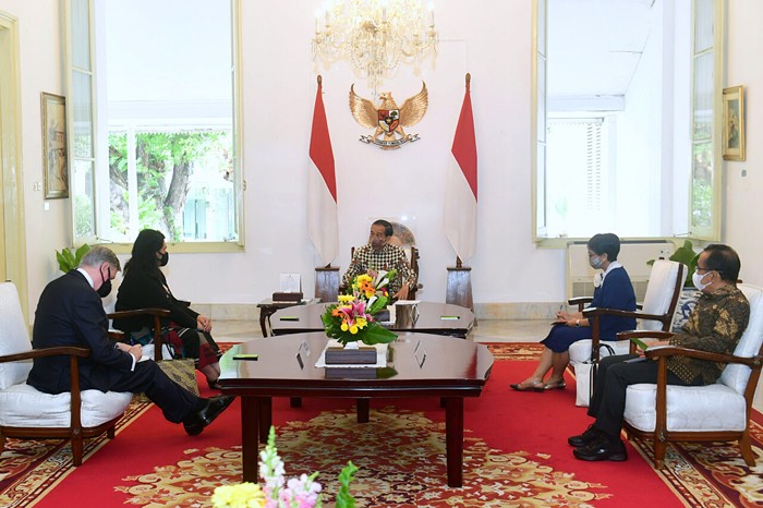 Presiden Joko Widodo menerima kunjungan kehormatan Menteri Luar Negeri Selandia Baru Nanaia Mahuta di Istana Merdeka, Jakarta, pada Senin, 15 November 2021.