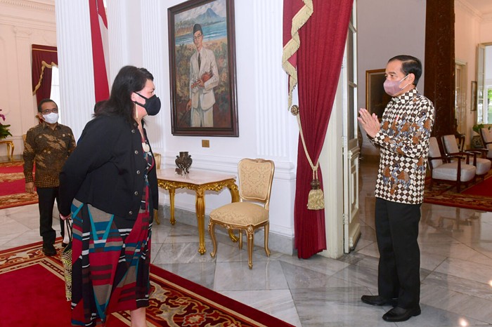 Presiden Joko Widodo menerima kunjungan kehormatan Menteri Luar Negeri Selandia Baru Nanaia Mahuta di Istana Merdeka, Jakarta, pada Senin, 15 November 2021.