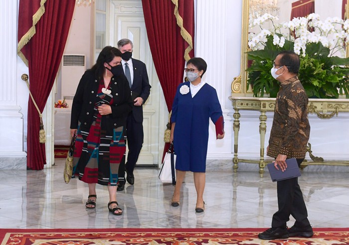 Presiden Joko Widodo menerima kunjungan kehormatan Menteri Luar Negeri Selandia Baru Nanaia Mahuta di Istana Merdeka, Jakarta, pada Senin, 15 November 2021.