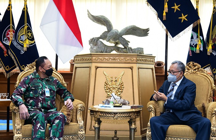 Kepala Staf Angkatan Udara Marsekal TNI Fadjar Prasetyo menerima kunjungan Ketua Air Power Center Indonesia, Marsda TNI (Purn) D Koesnadi Kardi.
