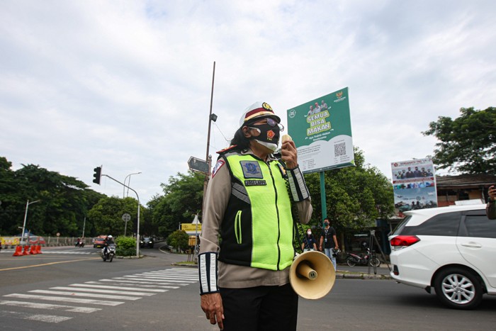 Selain sosialisasi mengenai operasi zebra, aparat polisi juga terus mengingatkan untuk semua masyarakat agar tetap mematuhi protokol kesehatan.