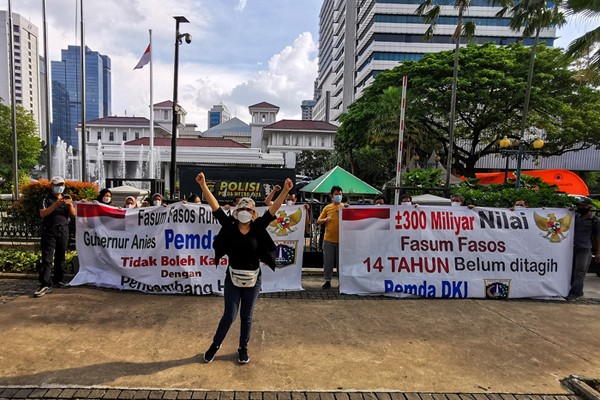 Sejumlah Warga Ruko Seribu Cengkareng menggelar aksi meminta dan mendesak Pemprov DKI Jakarta Segera Mengambil alih lahan fasum/fasos.